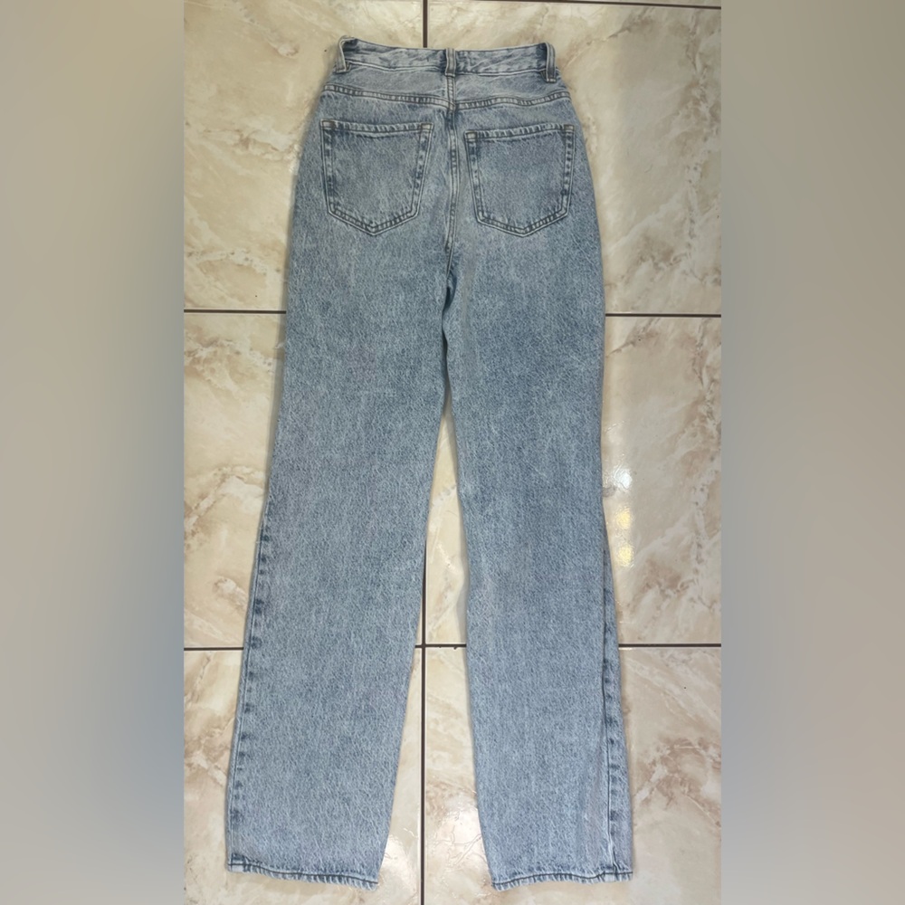 High Rise Light Wash Ripped Jeans - Picture 6 of 6